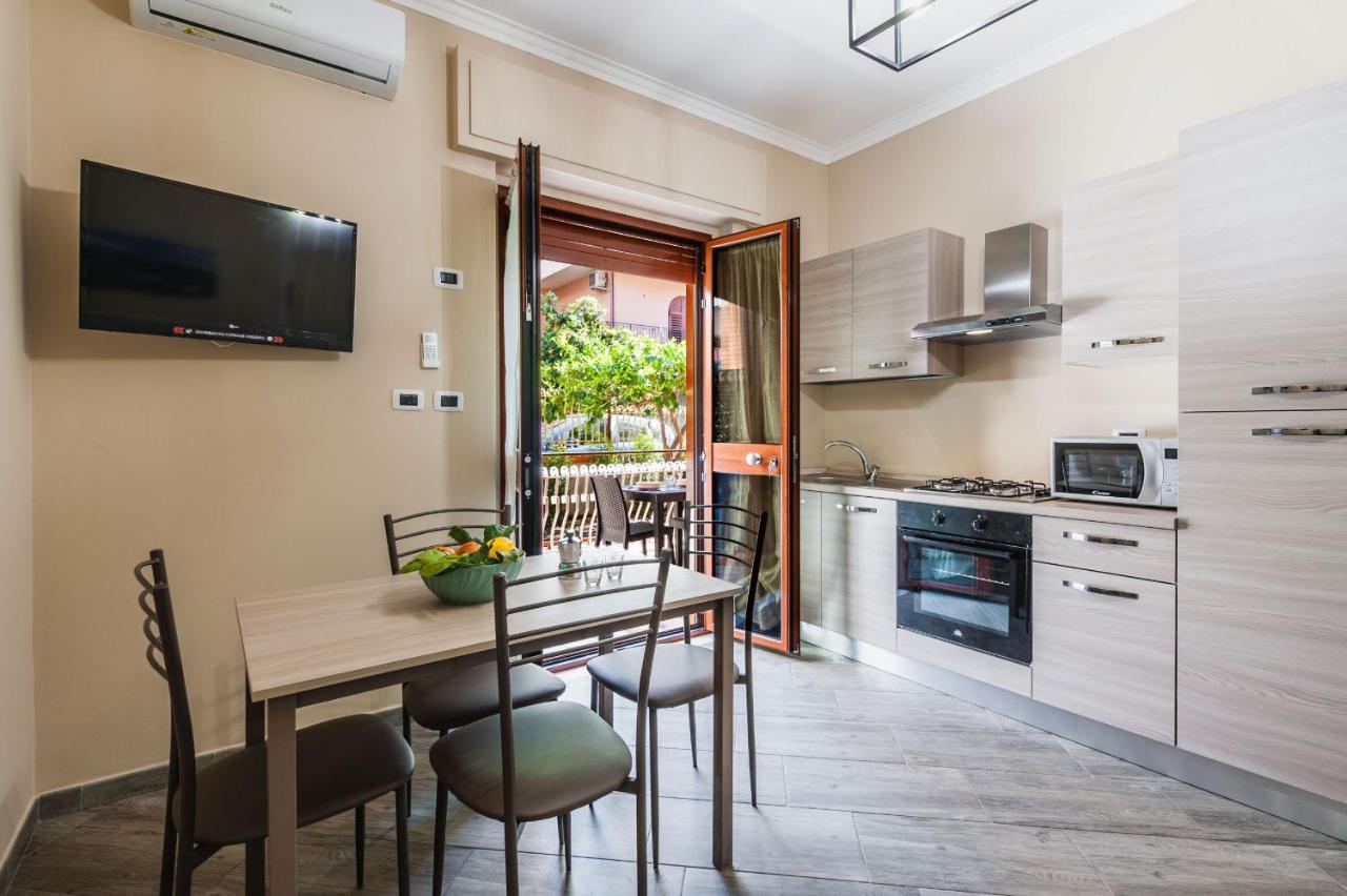 Lemon Tree Apartments By Wonderful Italy Giardini-Naxos Extérieur photo